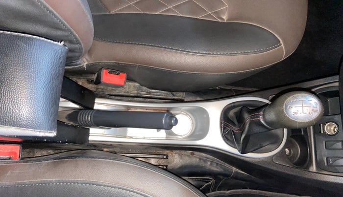 2018 Renault Duster 85 PS RXS MT DIESEL, Diesel, Manual, 87,335 km, Gear Lever