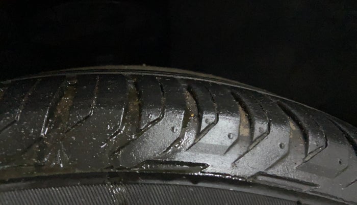 2018 Renault Duster 85 PS RXS MT DIESEL, Diesel, Manual, 87,335 km, Right Front Tyre Tread