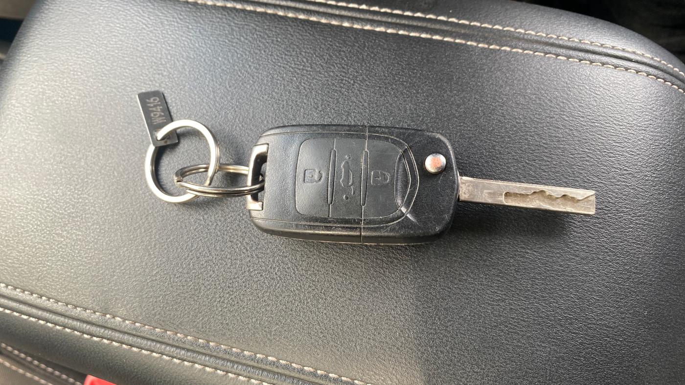2021 MG HECTOR PLUS STYLE 2.0 DIESEL TURBO MT 7-STR, Diesel, Manual, 62,425 km, Key Close Up
