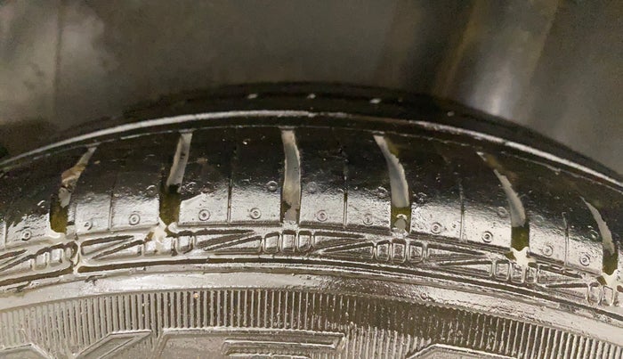 2013 Volkswagen Polo HIGHLINE1.2L, Petrol, Manual, 71,863 km, Left Rear Tyre Tread