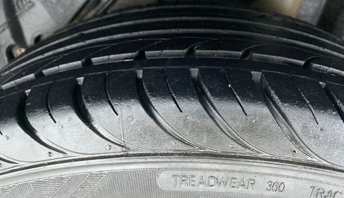 2018 Ford New Figo 1.2 TITANIUM, Petrol, Manual, 23,112 km, Left Rear Tyre Tread