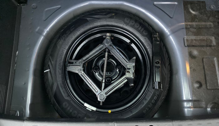 2018 Ford New Figo 1.2 TITANIUM, Petrol, Manual, 23,112 km, Spare Tyre