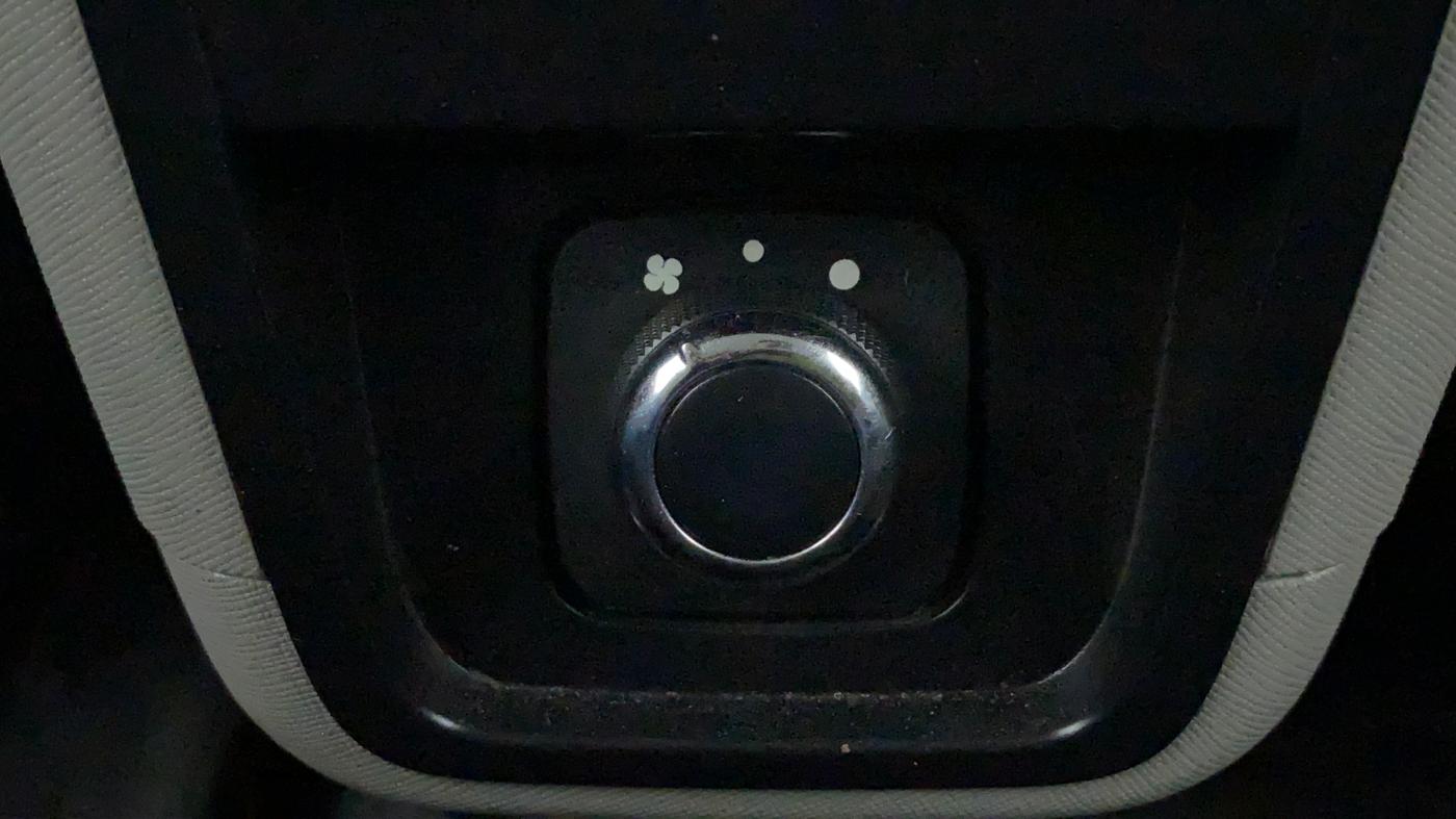 2018 Tata NEXON XT 1.2, Petrol, Manual, 16,651 km, Rear AC Temperature Control