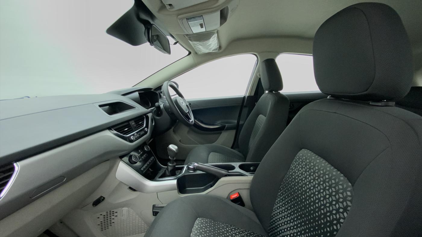 2018 Tata NEXON XT 1.2, Petrol, Manual, 16,651 km, Right Side Front Door Cabin