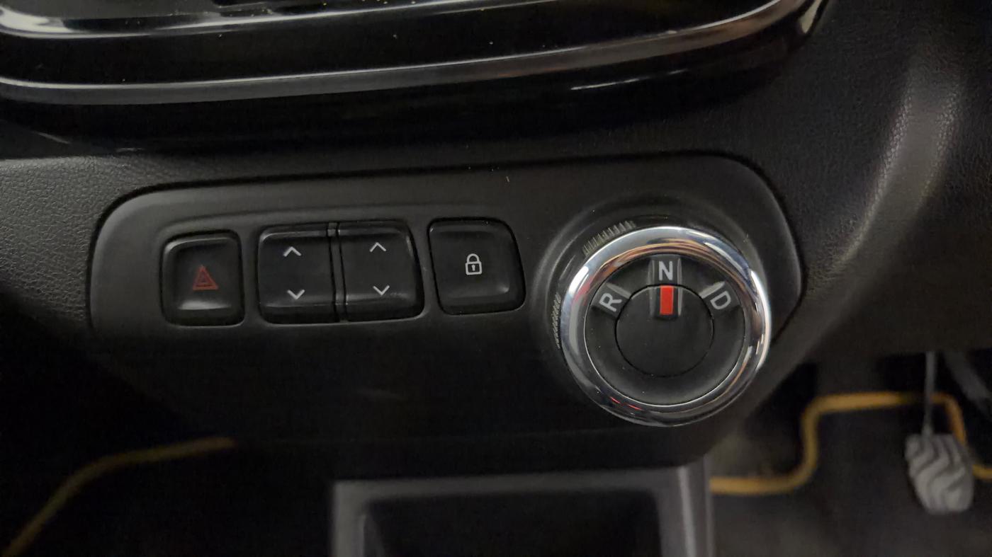 2018 Renault Kwid RXT 1.0 AMT (O), Petrol, Automatic, 53,445 km, Gear Lever