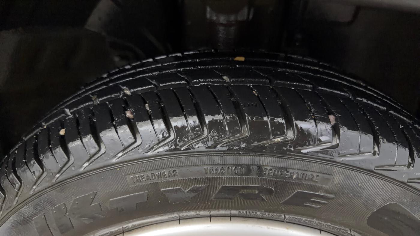 2018 Renault Kwid RXT 1.0 AMT (O), Petrol, Automatic, 53,445 km, Right Front Tyre Tread