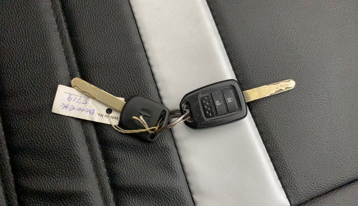 2018 Honda Jazz 1.2L I-VTEC V CVT, Petrol, Automatic, 56,902 km, Key Close Up