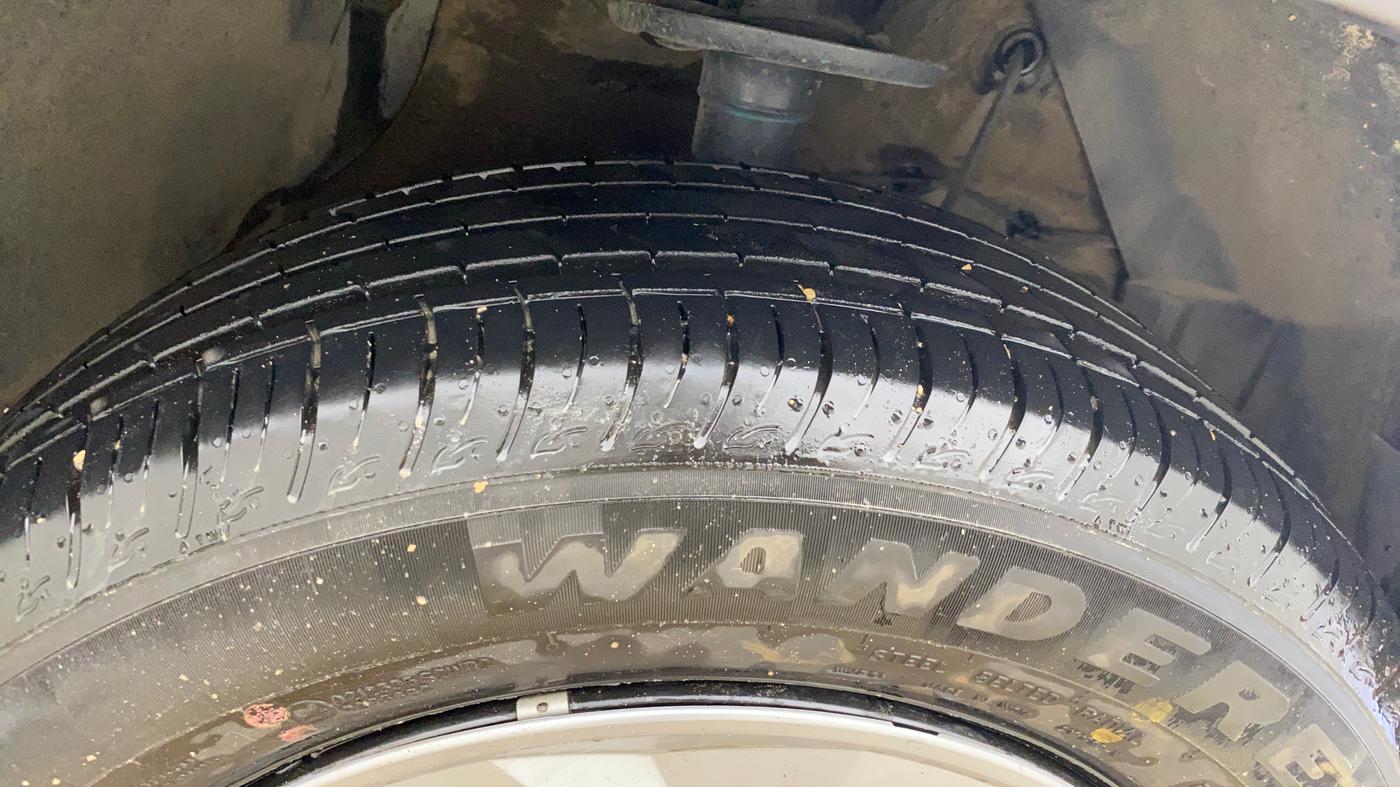 2024 Maruti BREZZA LXI S- CNG, CNG, Manual, 39,904 km, Right Front Tyre Tread