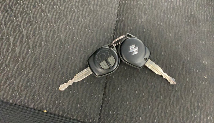 2024 Maruti BREZZA LXI S- CNG, CNG, Manual, 39,904 km, Key Close Up