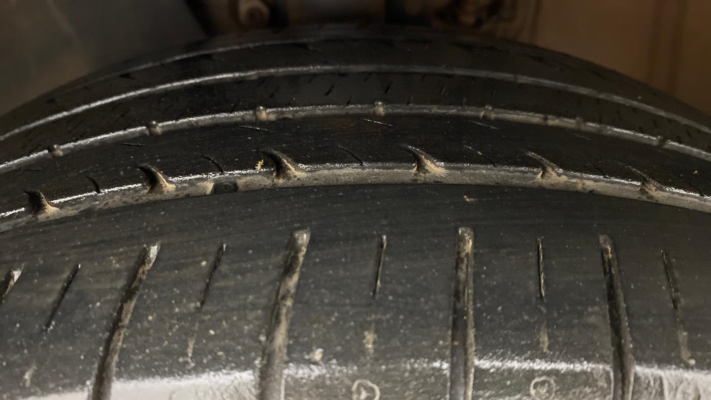 2021 Volkswagen Vento HIGHLINE PLUS 1.0 TSI AT, Petrol, Automatic, 25,578 km, Left Front Tyre Tread