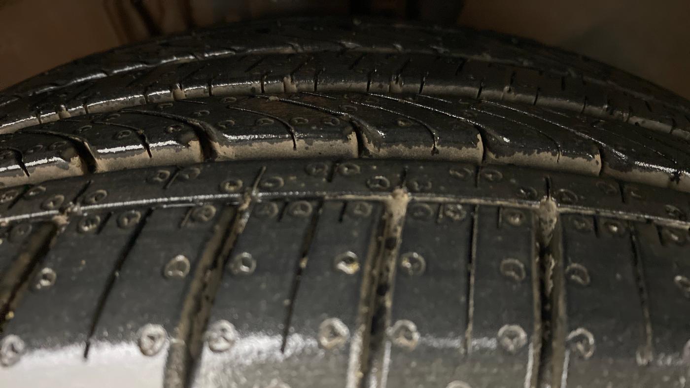 2021 Volkswagen Vento HIGHLINE PLUS 1.0 TSI AT, Petrol, Automatic, 25,578 km, Right Front Tyre Tread