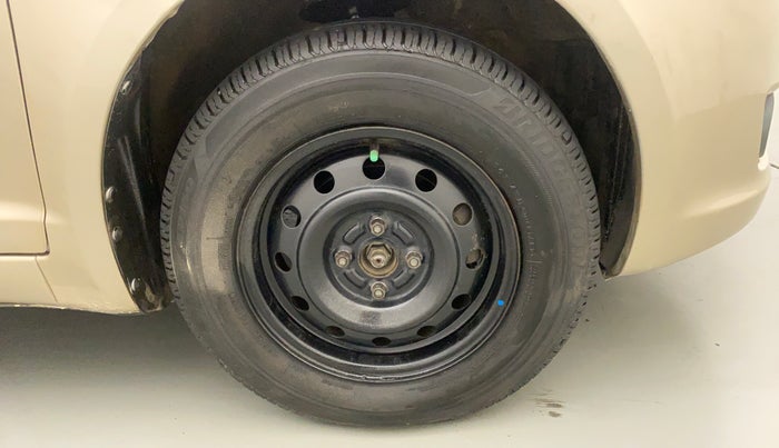 2010 Maruti Swift Dzire VXI, Petrol, Manual, 82,627 km, Right Front Wheel