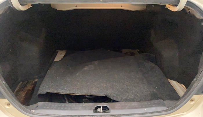2010 Maruti Swift Dzire VXI, Petrol, Manual, 82,627 km, Boot Inside