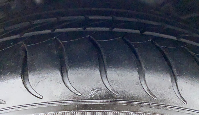 2013 Mercedes Benz E Class E 220 CDI AVANTGARDE, Diesel, Automatic, 65,131 km, Right Front Tyre Tread