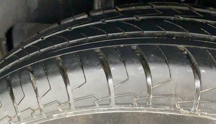 2021 Maruti Swift LXI, Petrol, Manual, 3,231 km, Left Rear Tyre Tread