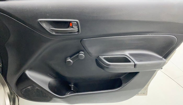 2021 Maruti Swift LXI, Petrol, Manual, 3,231 km, Driver Side Door Panels Control