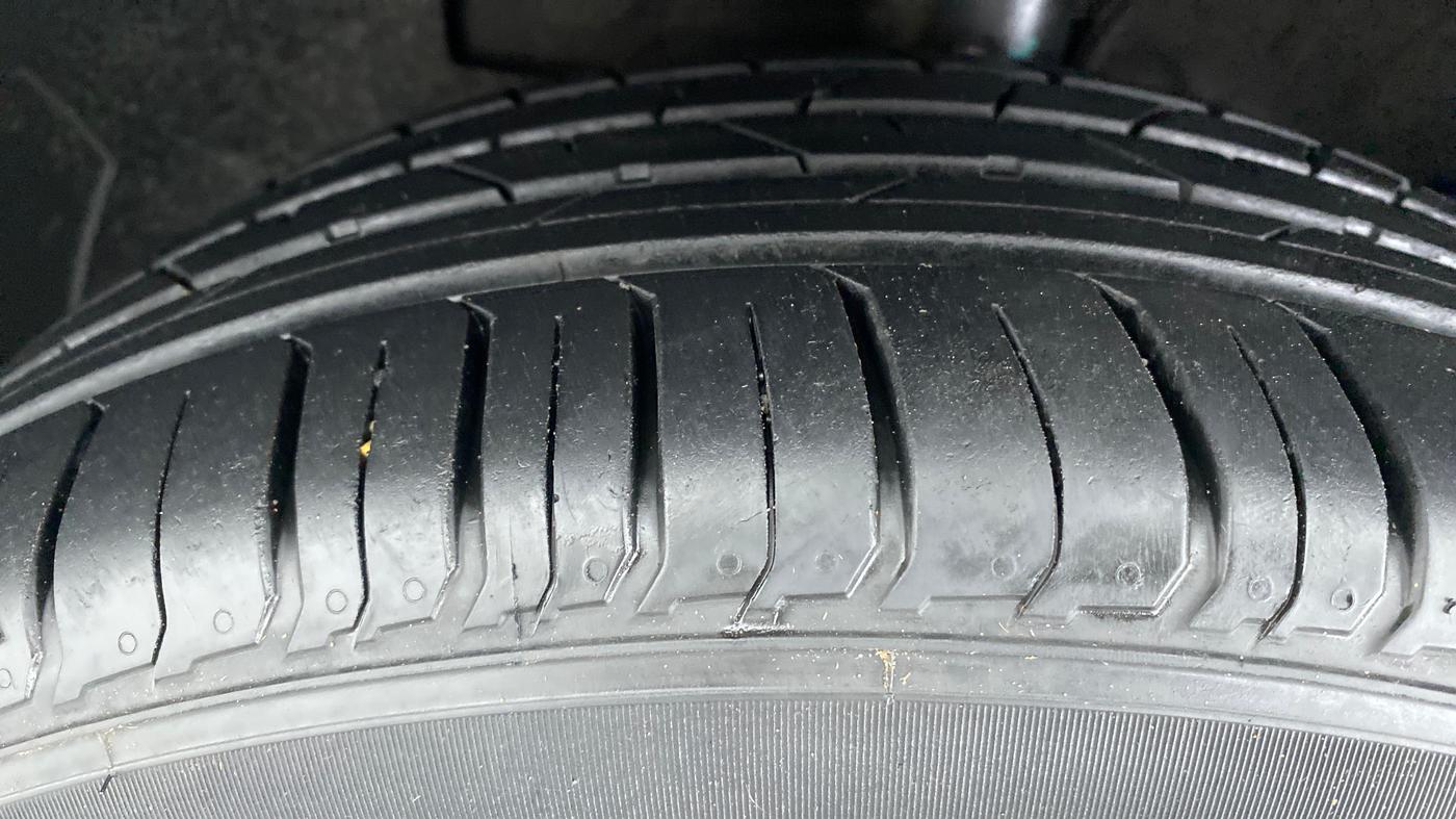 2019 Hyundai VENUE 1.0 TURBO GDI SX+ AT, Petrol, Automatic, 7,431 km, Left Front Tyre Tread