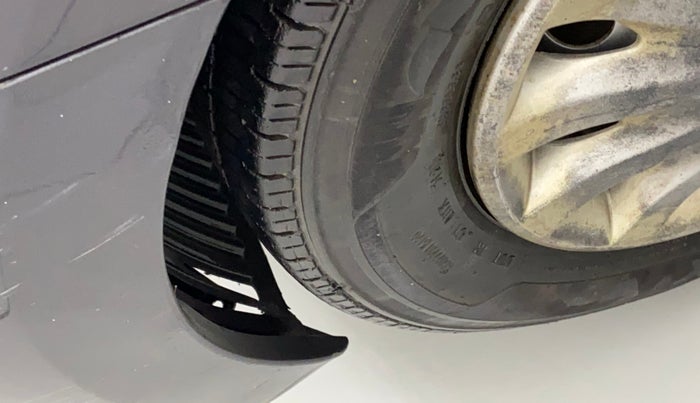 2018 Hyundai Eon ERA +, Petrol, Manual, 90,496 km, Left fender - Lining loose