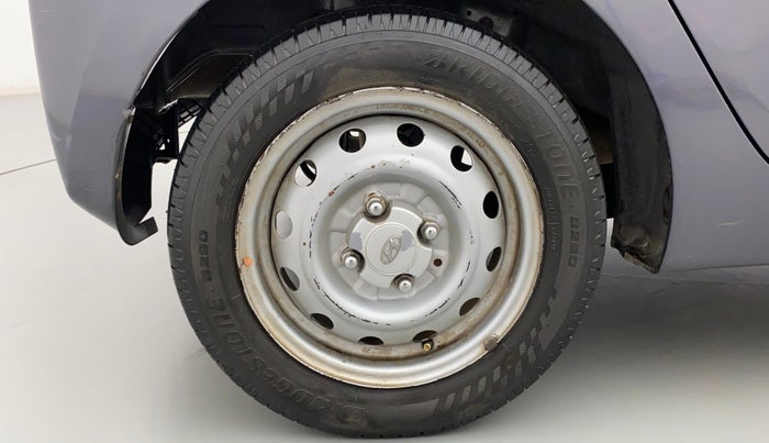2018 Hyundai Eon ERA +, Petrol, Manual, 90,496 km, Right Rear Wheel