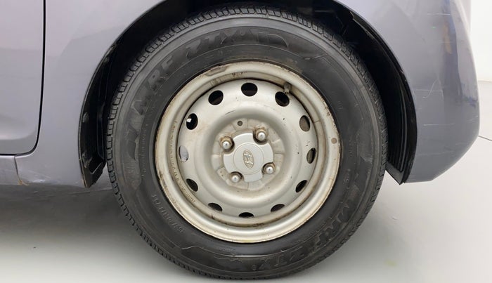 2018 Hyundai Eon ERA +, Petrol, Manual, 90,496 km, Right Front Wheel