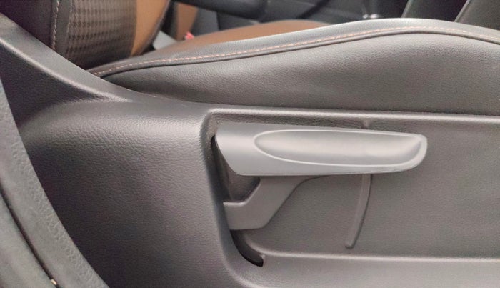 2017 Volkswagen Polo HIGHLINE PLUS 1.2(16 ALLOY, Petrol, Manual, 20,682 km, Driver Side Adjustment Panel