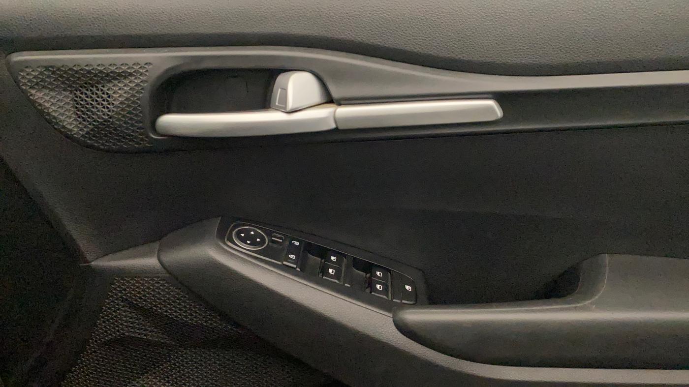 2021 KIA SELTOS HTK 1.5 DIESEL, Diesel, Manual, 1,07,459 km, Driver Side Door Panels Control
