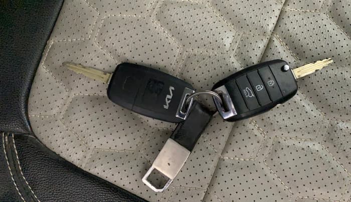 2021 KIA SELTOS HTK 1.5 DIESEL, Diesel, Manual, 1,07,459 km, Key Close Up