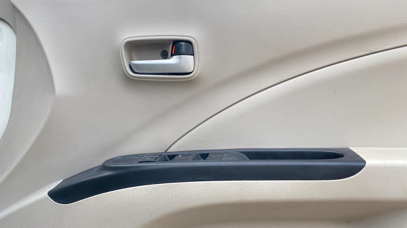2019 Maruti Celerio VXI, CNG, Manual, 38,944 km, Driver Side Door Panels Control