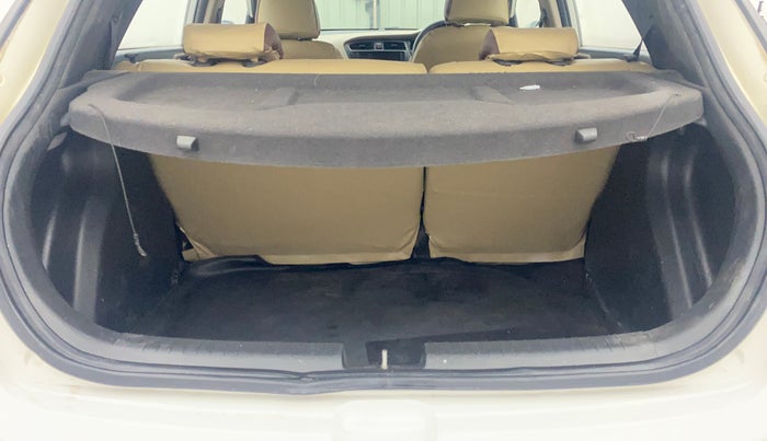 2016 Hyundai Elite i20 ASTA 1.4 CRDI (O), Diesel, Manual, 1,13,330 km, Boot Inside