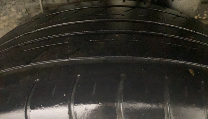 2016 Hyundai Elite i20 ASTA 1.4 CRDI (O), Diesel, Manual, 1,13,330 km, Left Rear Tyre Tread