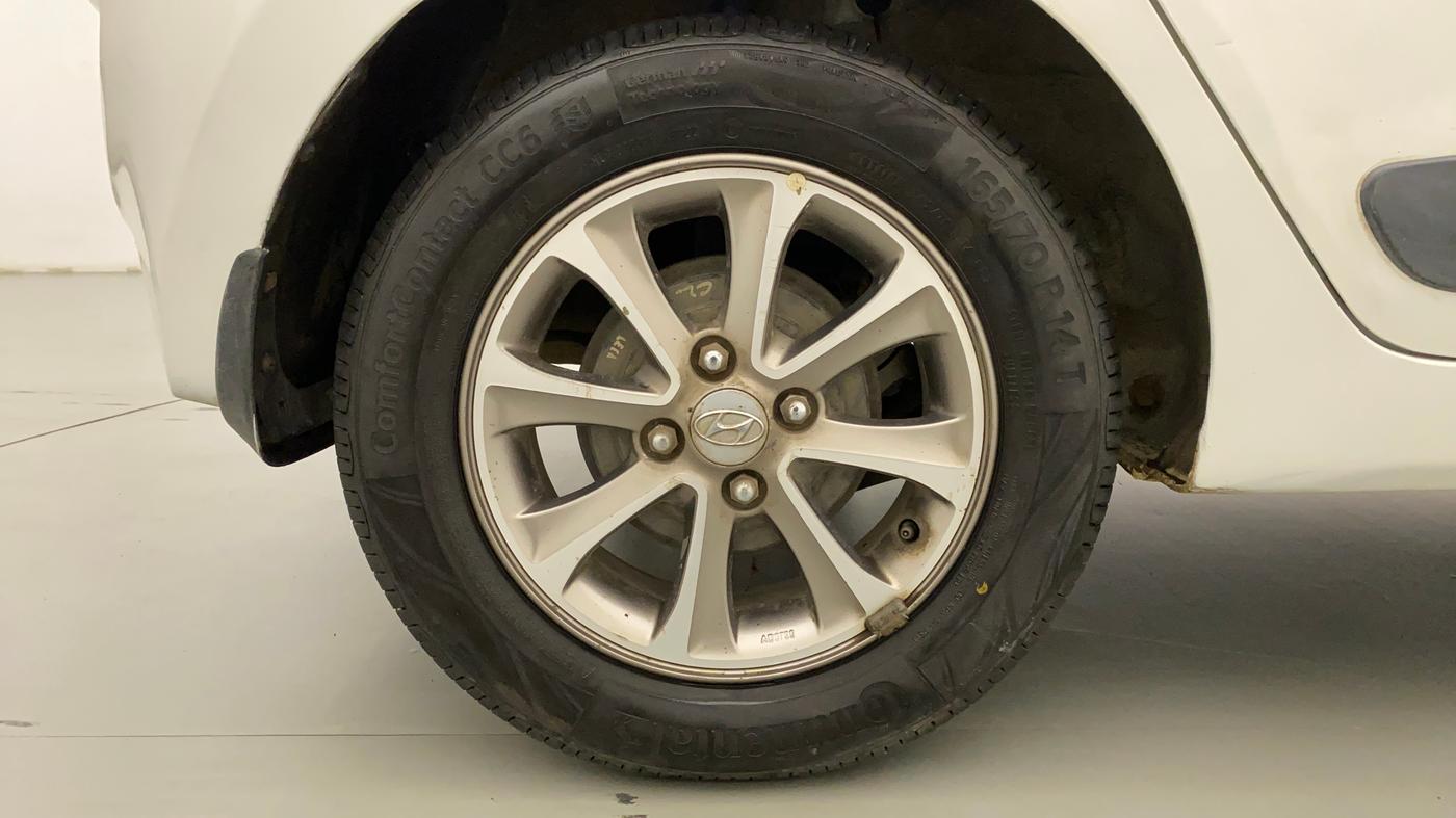 2016 Hyundai Grand i10 ASTA (O) AT 1.2 KAPPA VTVT, Petrol, Automatic, 35,599 km, Right Rear Wheel