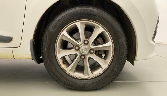 2016 Hyundai Grand i10 ASTA (O) AT 1.2 KAPPA VTVT, Petrol, Automatic, 35,599 km, Right Front Wheel
