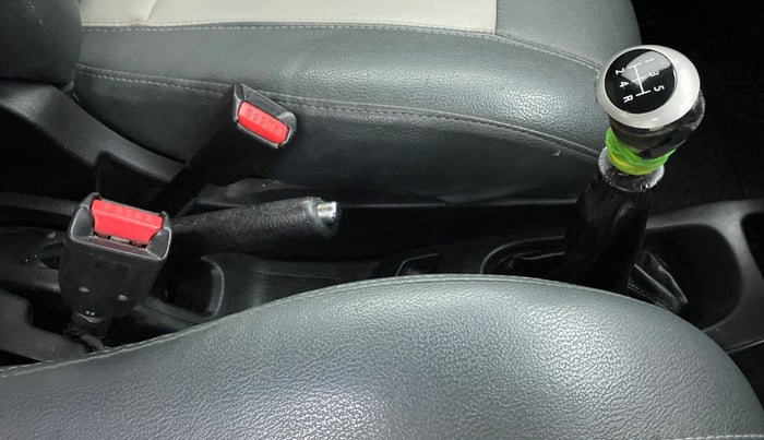 2013 Maruti Wagon R 1.0 VXI, Petrol, Manual, 59,730 km, Gear Lever