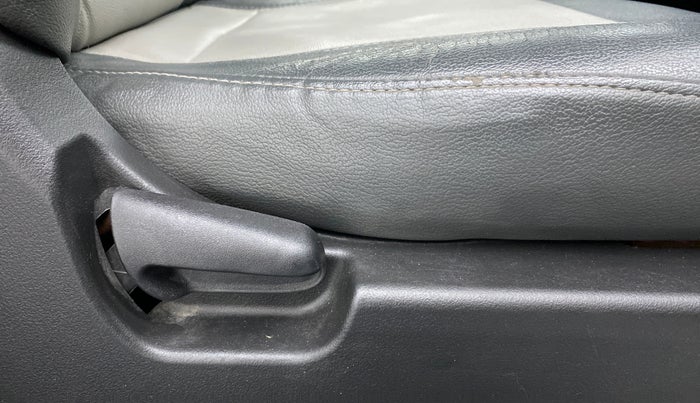 2013 Maruti Wagon R 1.0 VXI, Petrol, Manual, 59,730 km, Driver Side Adjustment Panel