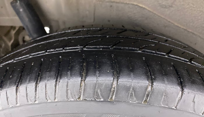 2013 Maruti Wagon R 1.0 VXI, Petrol, Manual, 59,730 km, Right Rear Tyre Tread