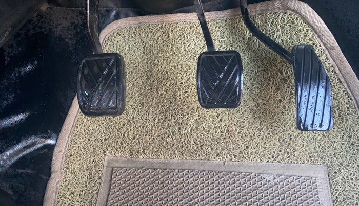 2015 Maruti Wagon R 1.0 VXI, Petrol, Manual, 71,933 km, Pedals