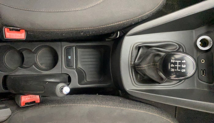 2020 Ford FREESTYLE TITANIUM 1.2 PETROL, Petrol, Manual, 34,712 km, Gear Lever