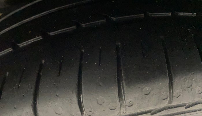 2020 Ford FREESTYLE TITANIUM 1.2 PETROL, Petrol, Manual, 34,712 km, Right Front Tyre Tread