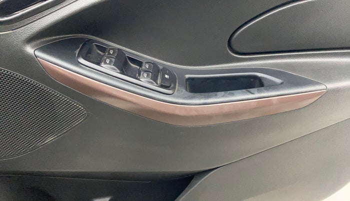 2020 Ford FREESTYLE TITANIUM 1.2 PETROL, Petrol, Manual, 34,712 km, Driver Side Door Panels Control