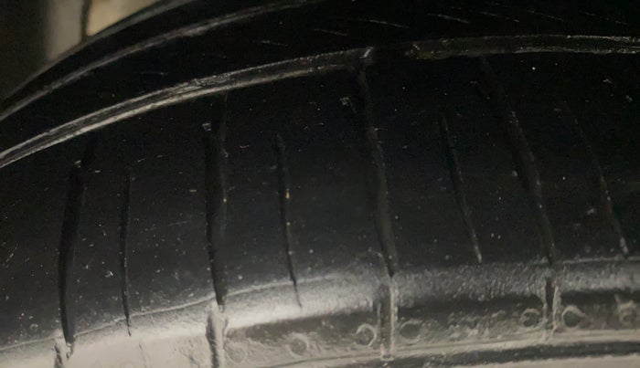 2020 Ford FREESTYLE TITANIUM 1.2 PETROL, Petrol, Manual, 34,712 km, Left Front Tyre Tread