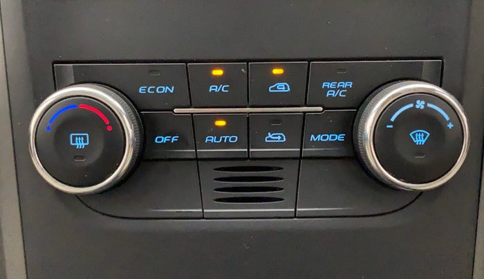2016 Mahindra XUV500 W10, Diesel, Manual, 49,761 km, Automatic Climate Control