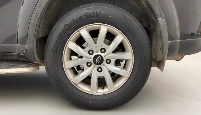 2016 Mahindra XUV500 W10, Diesel, Manual, 49,761 km, Left Rear Wheel