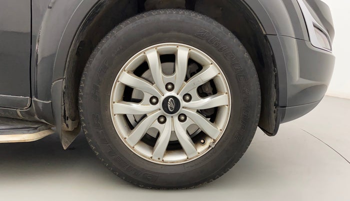 2016 Mahindra XUV500 W10, Diesel, Manual, 49,761 km, Right Front Wheel