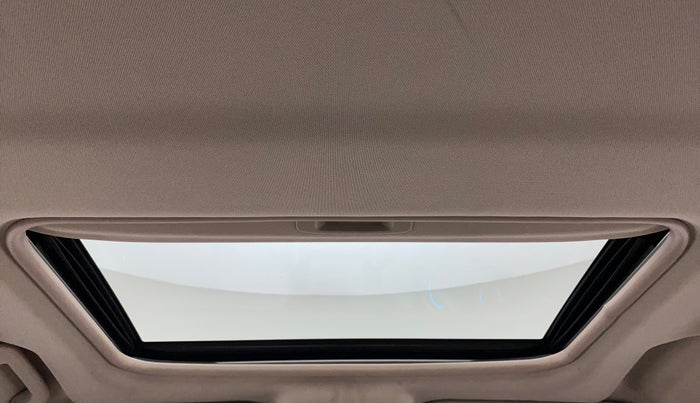 2016 Mahindra XUV500 W10, Diesel, Manual, 49,761 km, Moonroof/ Sunroof