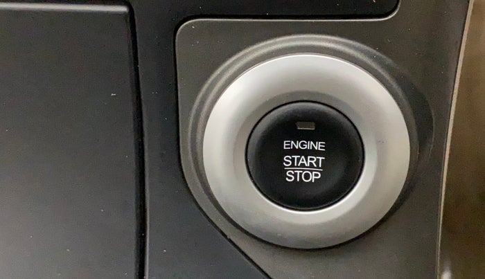 2016 Mahindra XUV500 W10, Diesel, Manual, 49,761 km, Keyless Start/ Stop Button
