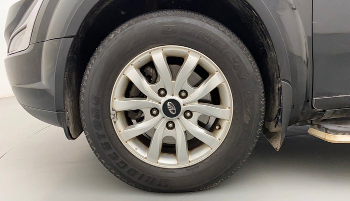 2016 Mahindra XUV500 W10, Diesel, Manual, 49,761 km, Left Front Wheel