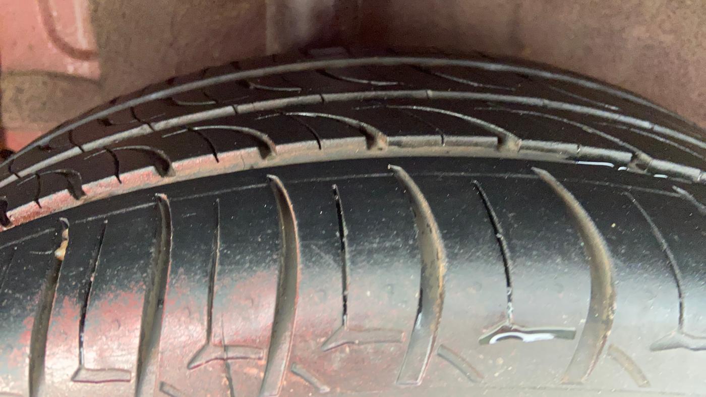 2021 Hyundai NEW I20 SPORTZ 1.2 AT, Petrol, Automatic, 97,518 km, Right Rear Tyre Tread