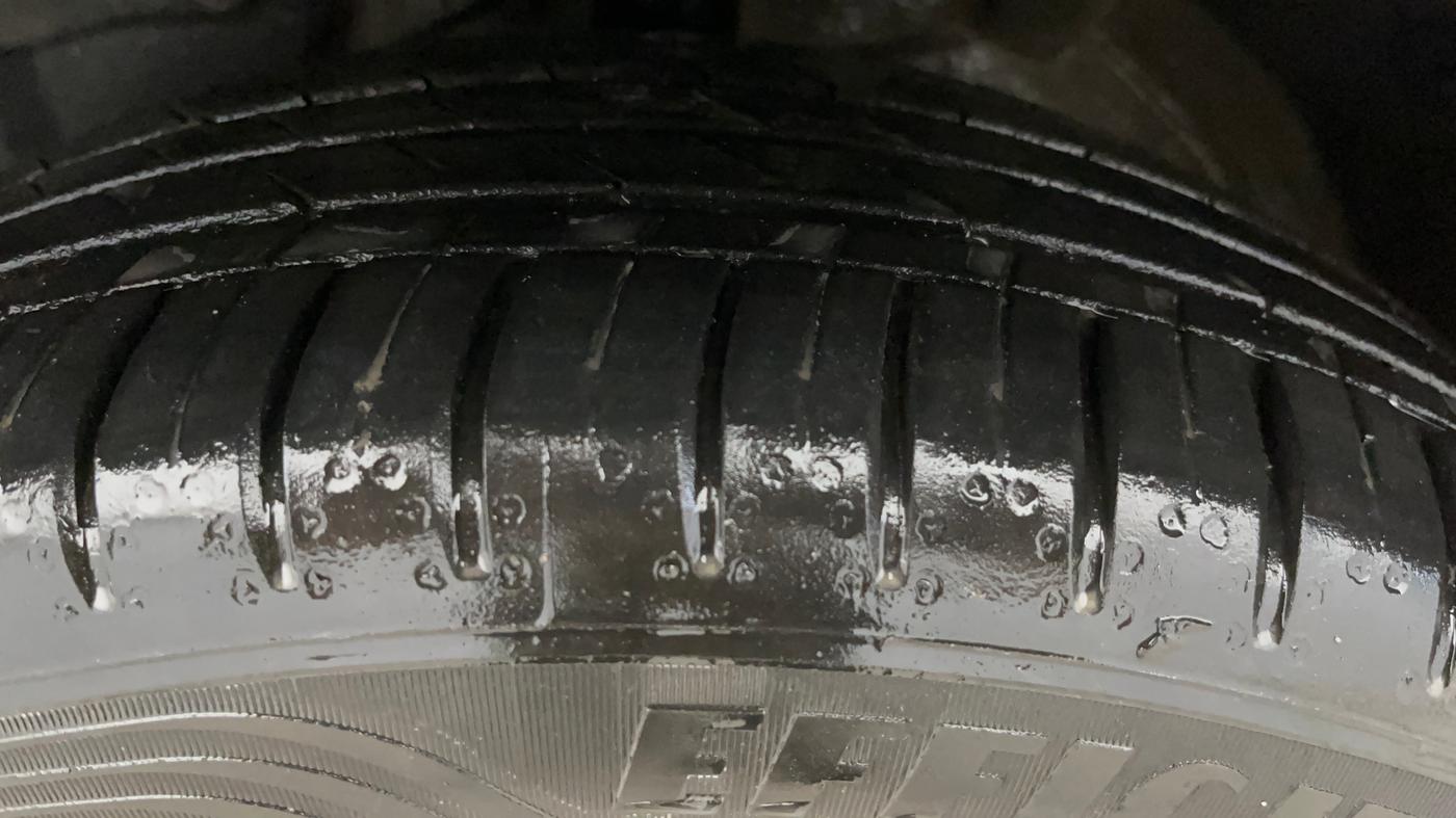 2024 MG HECTOR PLUS SHARP PRO 1.5 PETROL TURBO CVT 7 STR, Petrol, Automatic, 19,328 km, Left Front Tyre Tread