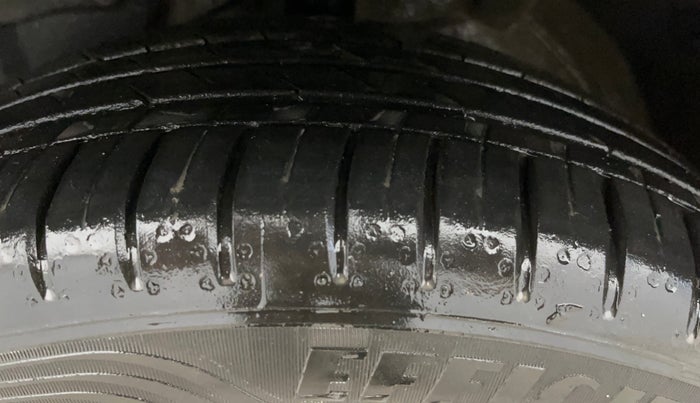 2024 MG HECTOR PLUS SHARP PRO 1.5 PETROL TURBO CVT 7 STR, Petrol, Automatic, 19,328 km, Left Front Tyre Tread