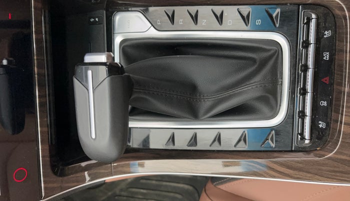 2024 MG HECTOR PLUS SHARP PRO 1.5 PETROL TURBO CVT 7 STR, Petrol, Automatic, 19,328 km, Gear Lever